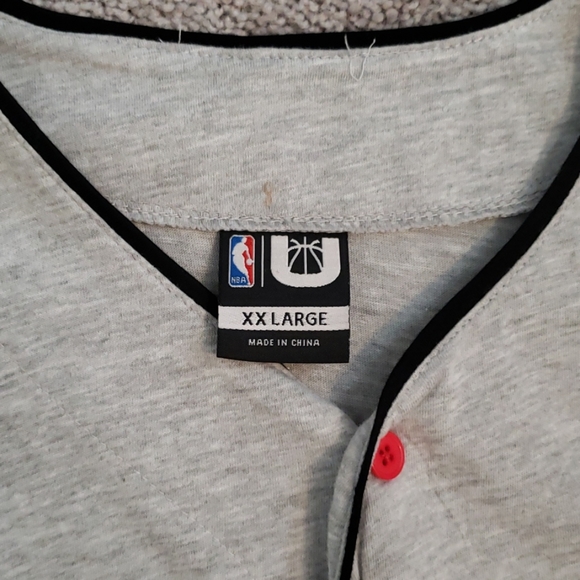 Bulls button down - Picture 3 of 5